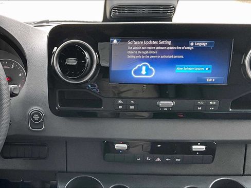 New 2025 Mercedes-Benz Sprinter 2500 image 9