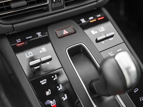 Certified 2026 Porsche Macan AWD/4WD image 20