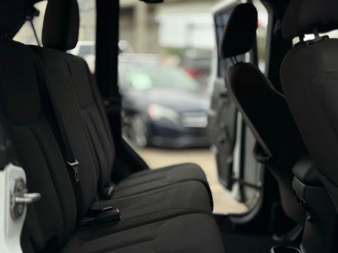 Used 2016 Jeep Wrangler Unlimited Sport w/ Connectivity Group image 14