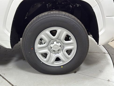 New 2026 Toyota Tundra SR image 21