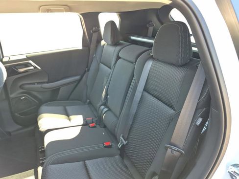 New 2026 Mitsubishi Outlander ES image 27