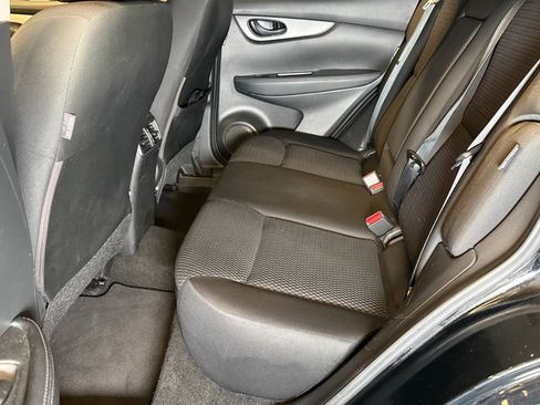 Used 2021 Nissan Rogue Sport S image 21