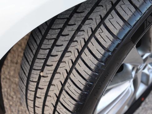 Used 2018 INFINITI Q50 Luxe w/ Essential Package (3.0T Luxe) image 24