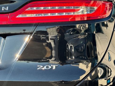 Used 2018 Lincoln MKC Select w/ Select Plus Package image 12