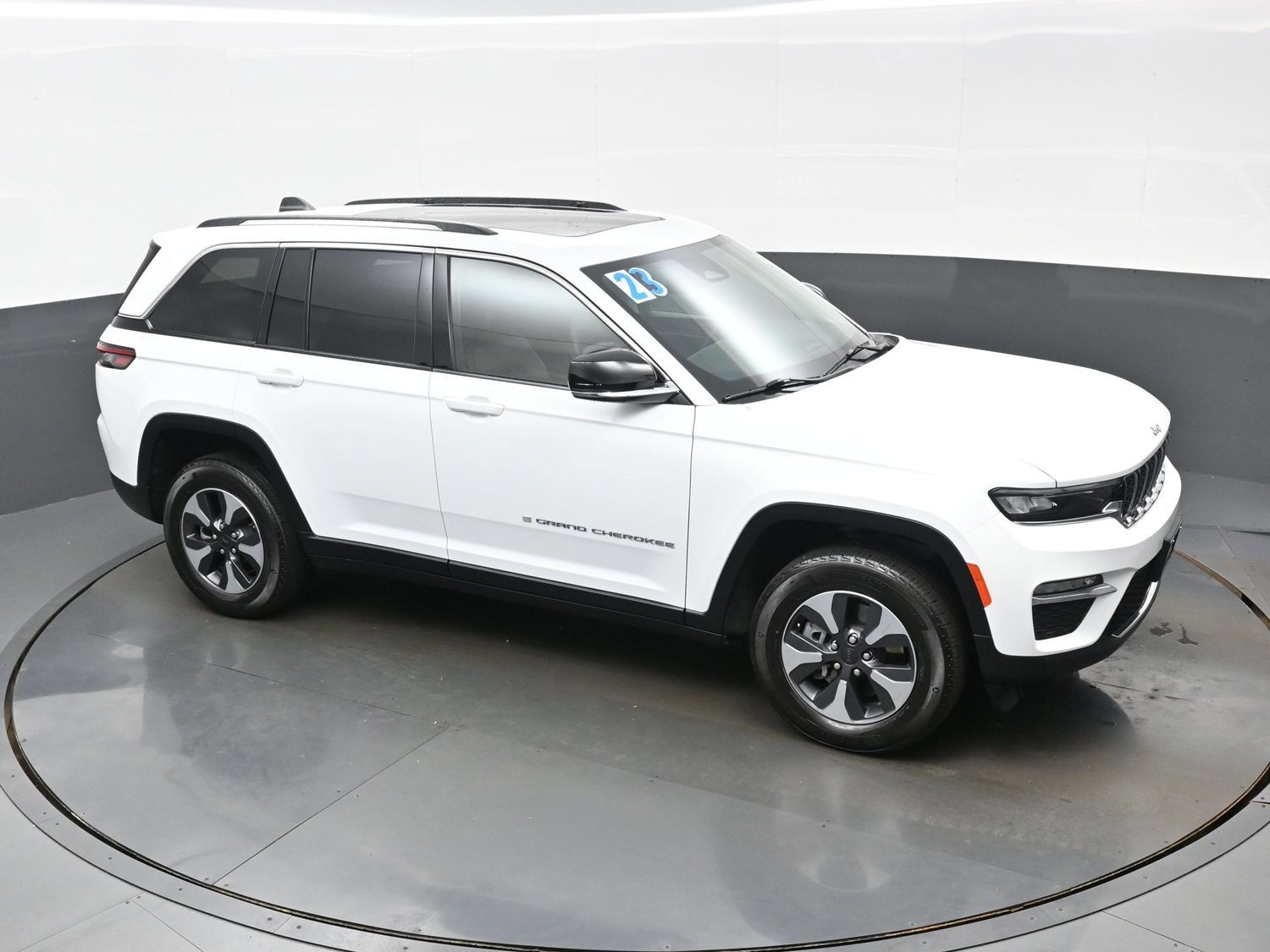 Used 2023 Jeep Grand Cherokee 4WD 4xe image 43