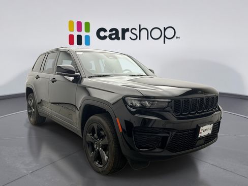 Used 2023 Jeep Grand Cherokee Altitude AWD/4WD image 7