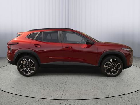 Used 2024 Chevrolet Trax RS w/ Driver Confidence Package FWD image 21