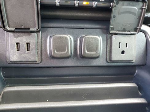 Used 2017 GMC Sierra 3500 Denali w/ Duramax Plus Package image 32