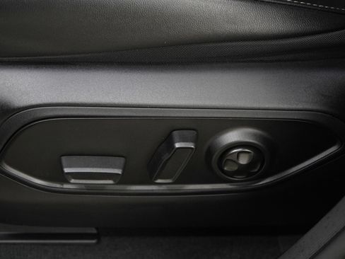 Used 2023 Jeep Grand Cherokee Limited w/ Luxury Tech Group II AWD/4WD image 25