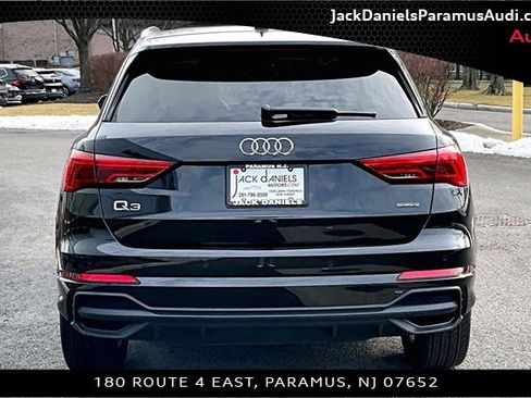 Used 2023 Audi Q3 2.0T Premium w/ Convenience Package image 4