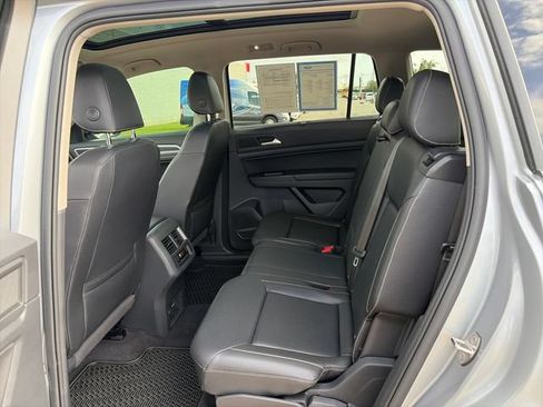 Used 2021 Volkswagen Atlas SE w/ Panoramic Sunroof Package AWD/4WD image 10