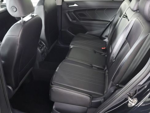 Used 2024 Volkswagen Tiguan SE AWD/4WD image 20