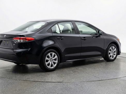 Used 2025 Toyota Corolla LE FWD image 9