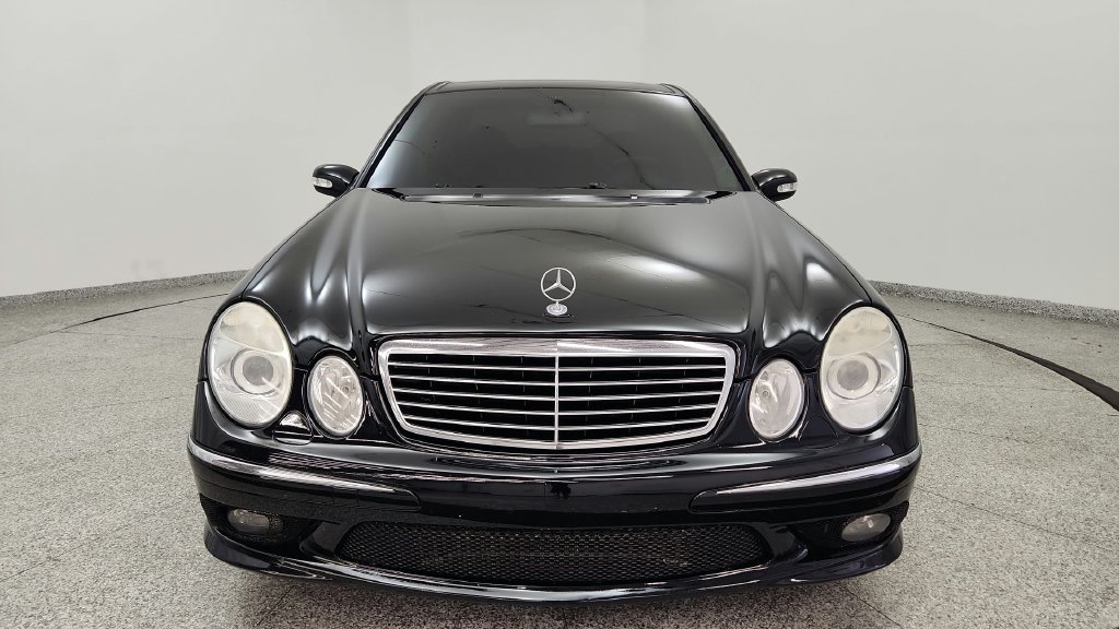 Used 2005 Mercedes-Benz E 55 AMG Sedan image 9