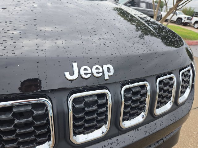 Used 2025 Jeep Compass Latitude AWD/4WD image 27
