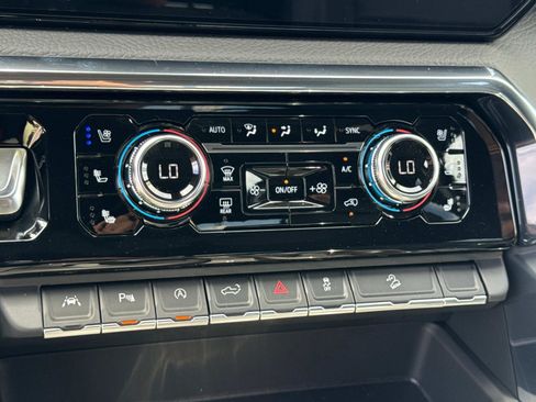 New 2026 GMC Sierra 1500 Denali w/ Denali Reserve Package image 16