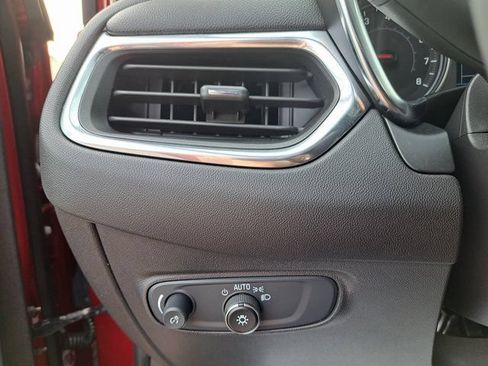 Used 2024 Chevrolet Equinox LT FWD image 28