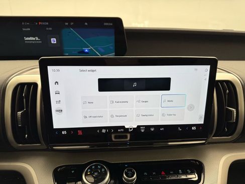 New 2026 Ford Expedition Active image 32