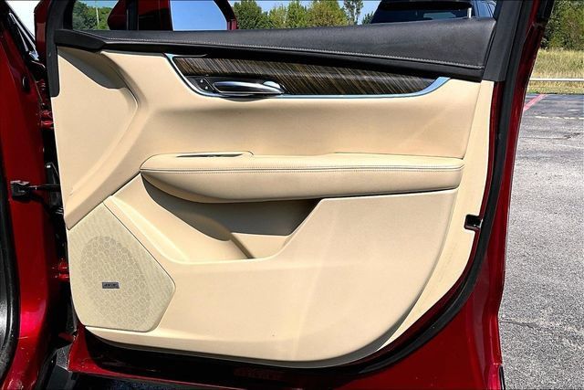 Used 2017 Cadillac XT5 FWD w/ LPO, Wheel Lock Package image 28