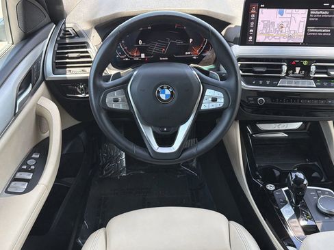 Certified 2025 BMW X4 xDrive30i w/ Premium Package AWD/4WD image 14