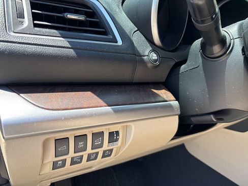 Used 2017 Subaru Outback 3.6R Limited image 12