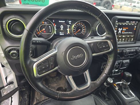 Used 2022 Jeep Wrangler Unlimited Sahara w/ Cold Weather Group image 10