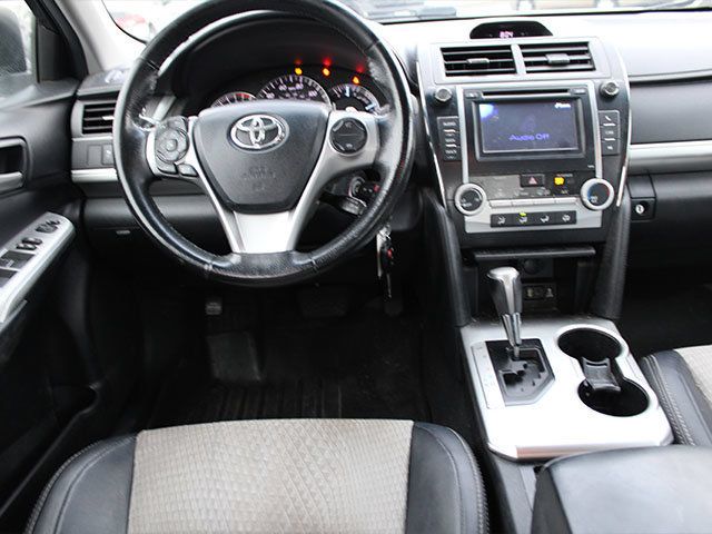 Used 2013 Toyota Camry SE FWD image 10