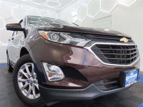 Used 2020 Chevrolet Equinox LT FWD image 3