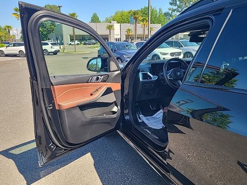 Used 2026 BMW X7 M60i AWD/4WD image 10