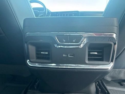 Used 2023 Chevrolet Silverado 1500 High Country w/ Technology Package AWD/4WD image 20