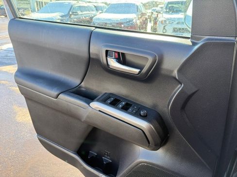 Certified 2020 Toyota Tacoma TRD Sport image 22