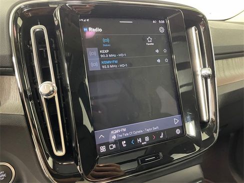 Used 2024 Volvo XC40 B5 Plus w/ Protection Package Premier image 7