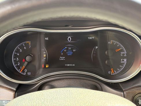 Used 2018 Jeep Grand Cherokee Limited AWD/4WD image 10