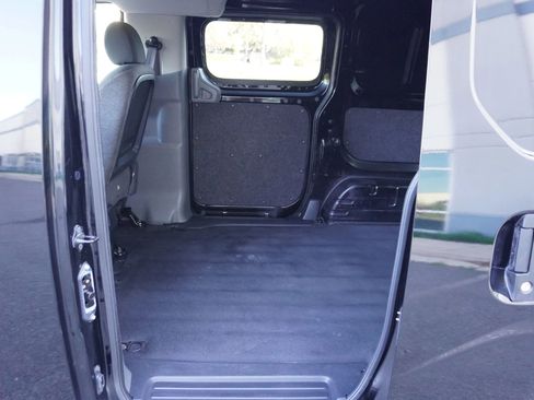 Used 2015 Nissan NV200 SV w/ Technology Package image 11