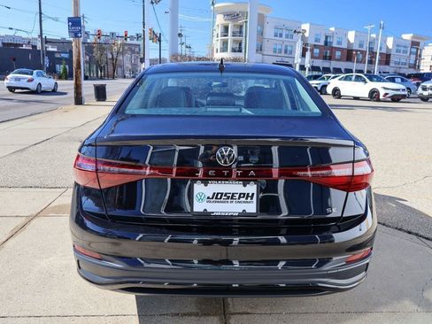 New 2026 Volkswagen Jetta SE image 4