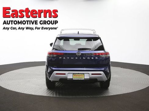 Used 2023 Nissan Pathfinder SL AWD/4WD image 37