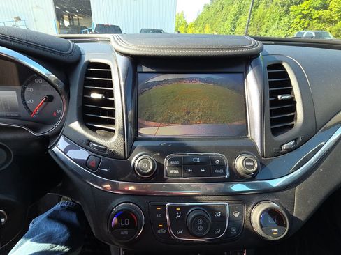 Used 2016 Chevrolet Impala LT w/ Convenience Package FWD image 11