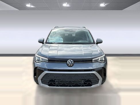 New 2026 Volkswagen Taos SE FWD image 6