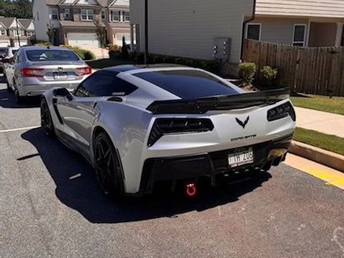 Used 2016 Chevrolet Corvette Z06 w/ 2LZ Preferred Equipment Group RWD image 3