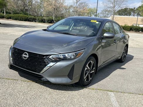 Used 2024 Nissan Sentra SV FWD image 3