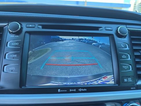 Used 2018 Toyota Highlander XLE FWD image 26