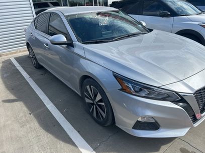 Used 2021 Nissan Altima 2.5 SV