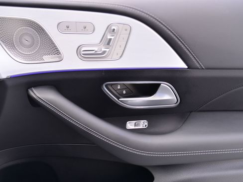 Used 2025 Mercedes-Benz GLE 53 AMG 4MATIC image 11