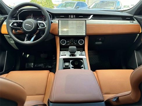 New 2025 Jaguar F-PACE R-Dynamic S image 13