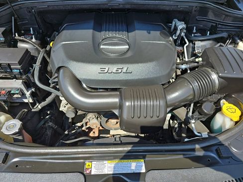 Used 2011 Jeep Grand Cherokee Laredo AWD/4WD image 36