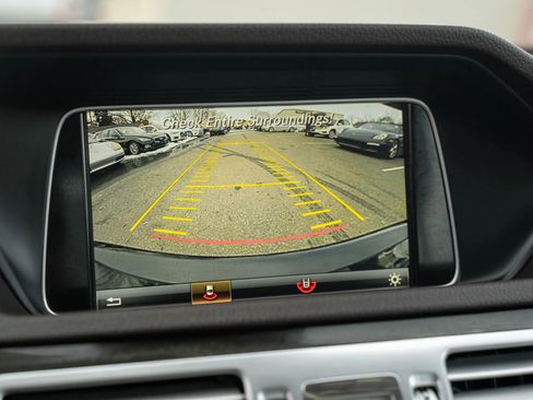 Used 2016 Mercedes-Benz E 350 E 350 4MATIC Sedan 4D image 25