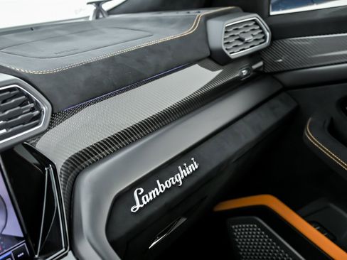 Used 2024 Lamborghini Urus Performante image 41