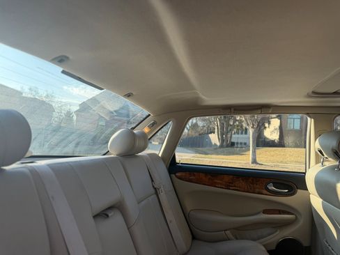 Used 2002 Jaguar XJ8 image 25