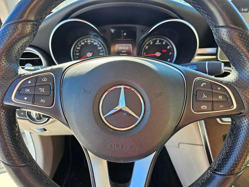 Used 2018 Mercedes-Benz GLC 300 4MATIC image 22
