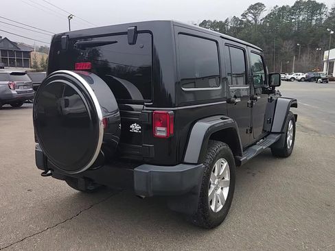 Used 2016 Jeep Wrangler Unlimited Sahara w/ Connectivity Group image 14